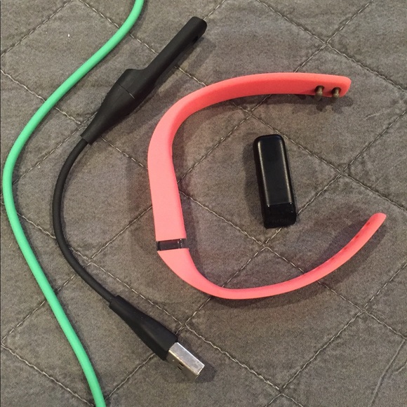 Fitbit Flex - Picture 1 of 3